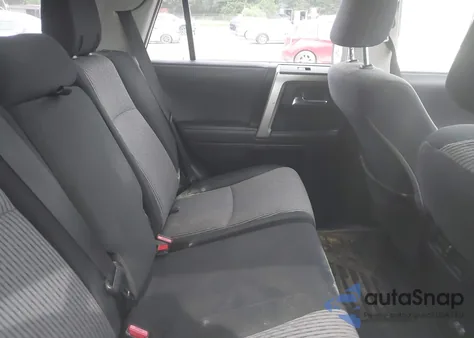 2021 Toyota 4Runner Sr5 z USA, uszkodzony, nr VIN JTEMU5JR0M5942926